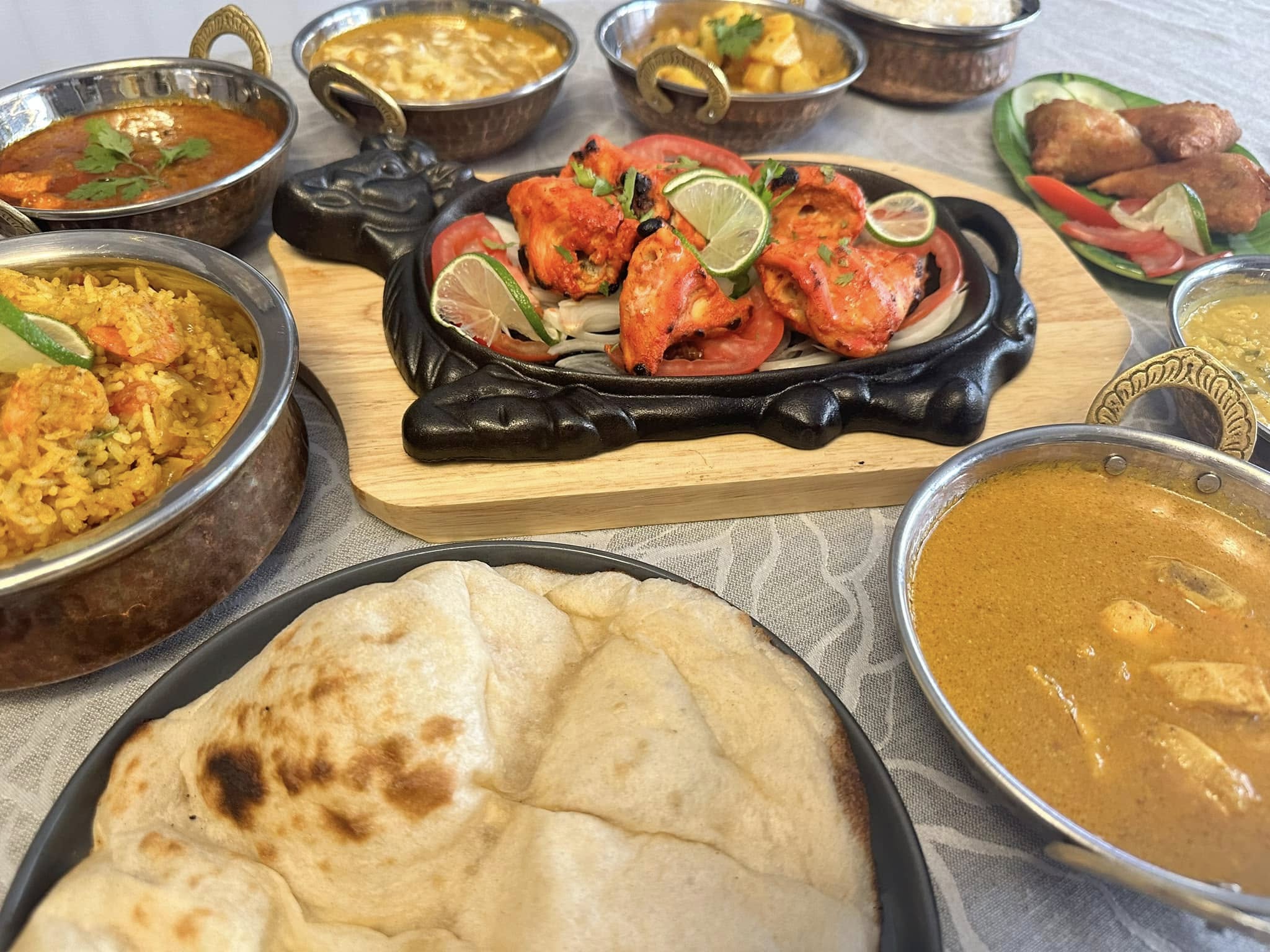 Un festin de spécialités indiennes chez Mr. Tandoors